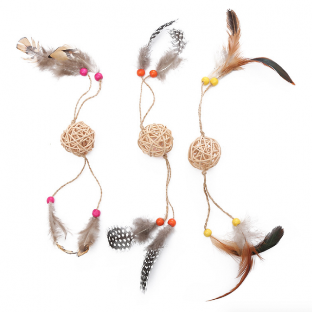 Cat Supply Cat Toy Rattan Ball Toy with Feather