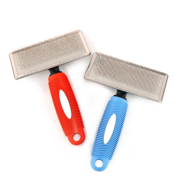 Pet Plastic Brush Dog Grooming Brush pro použití u psů